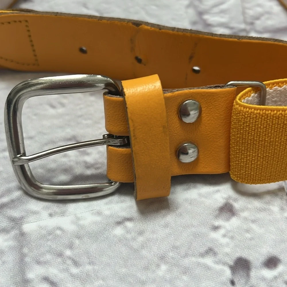 Gold adjustable baseball/softball belt